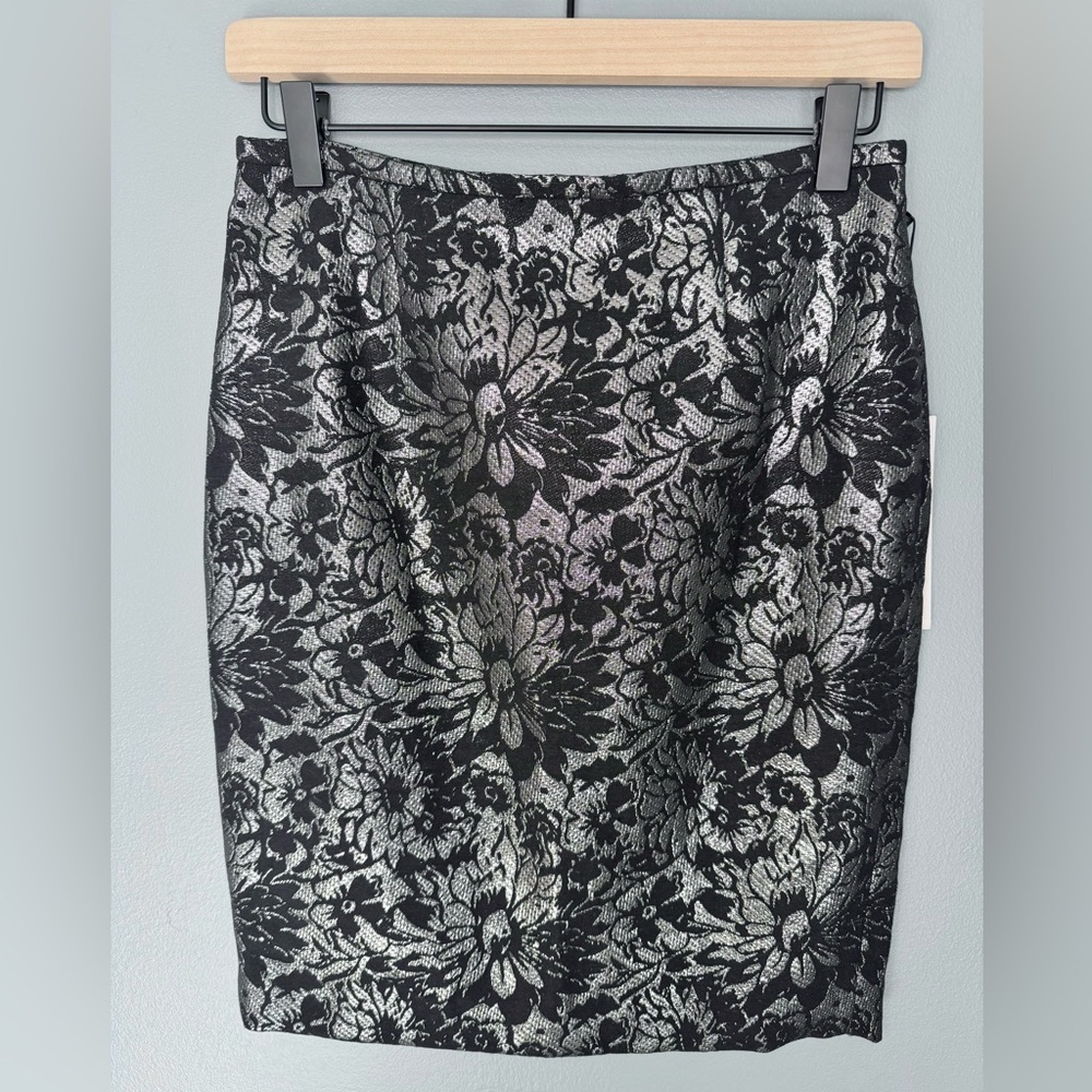 NWT Calvin Klein Metallic Floral Pencil Skirt | Size 2P